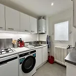 דירה 3 Pieces Avec Terrasse, Proche Commerces Et - Fr-1-245-170