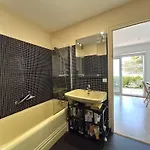 3 Pieces Avec Terrasse, Proche Commerces Et - Fr-1-245-170 Διαμέρισμα *