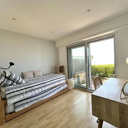 Apartamento 3 Pieces Avec Terrasse, Proche Commerces Et - Fr-1-245-170 *
